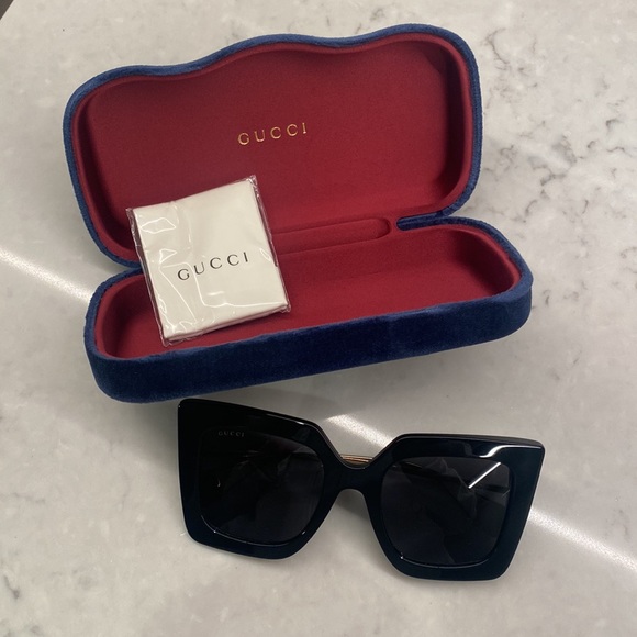 Gucci GG0435S 001 Sunglasses - Picture 3 of 3